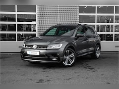 Volkswagen Tiguan - 1.5 TSI R-Line Business+ DSG | Panorama Dak | Trekhaak | Navi |