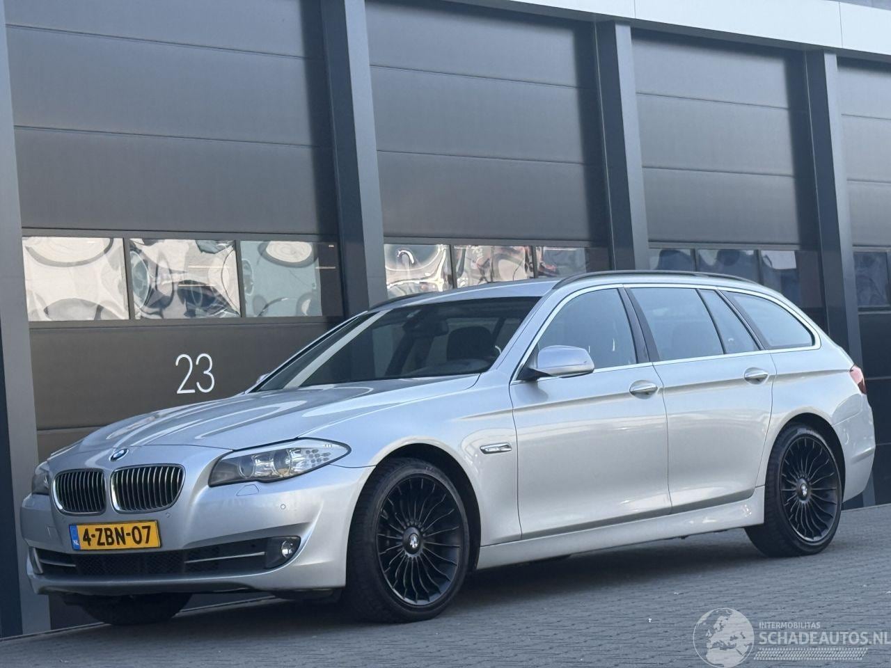 BMW 5-serie Touring - 525d Navi | Clima | PDC - AutoWereld.nl