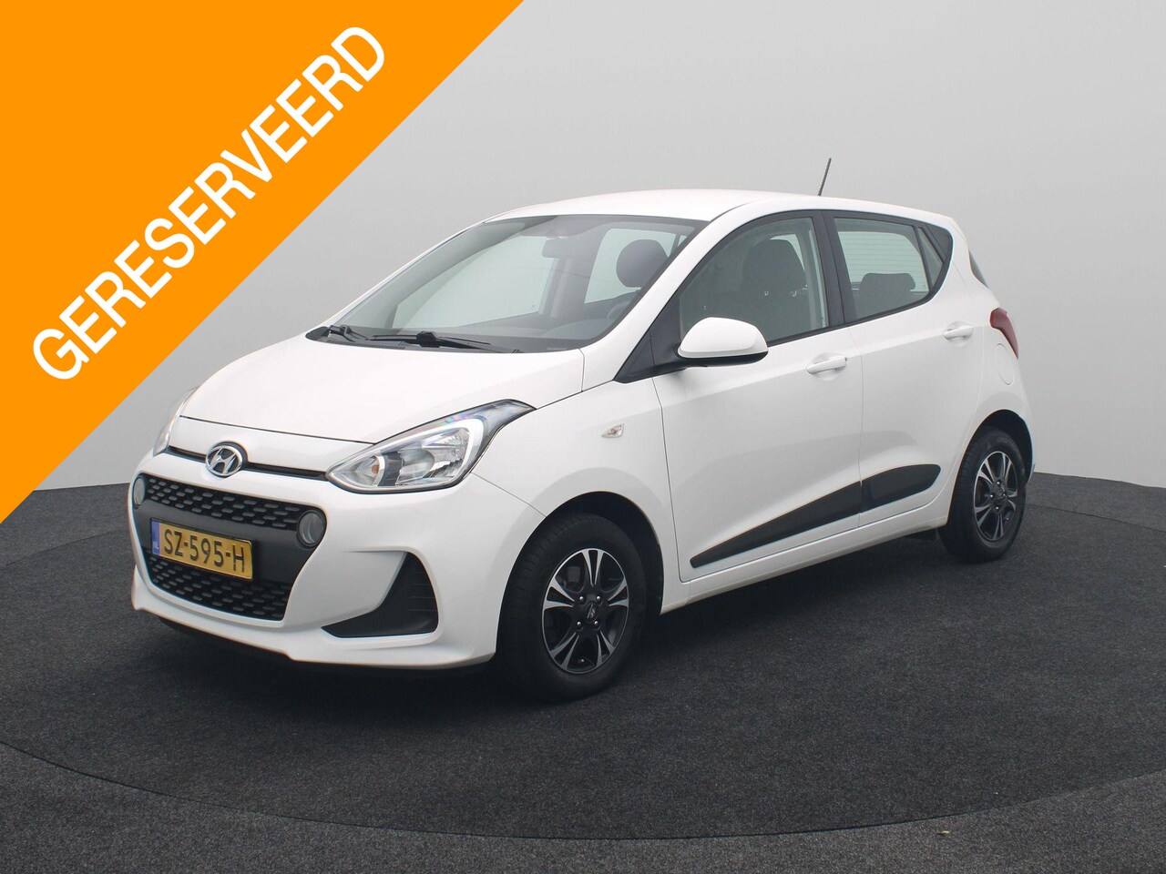 Hyundai i10 - 1.0i Comfort LM velgen | Airco | Navigatie - AutoWereld.nl