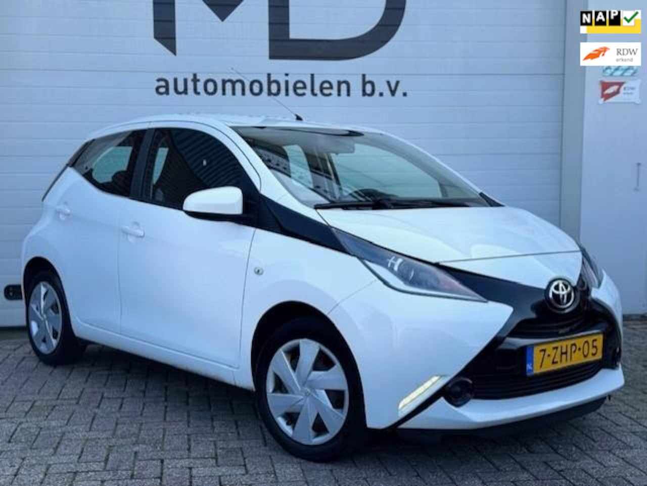 Toyota Aygo - 1.0 VVT-i x-play -1e eigenaar-Dealer onderhouden - AutoWereld.nl