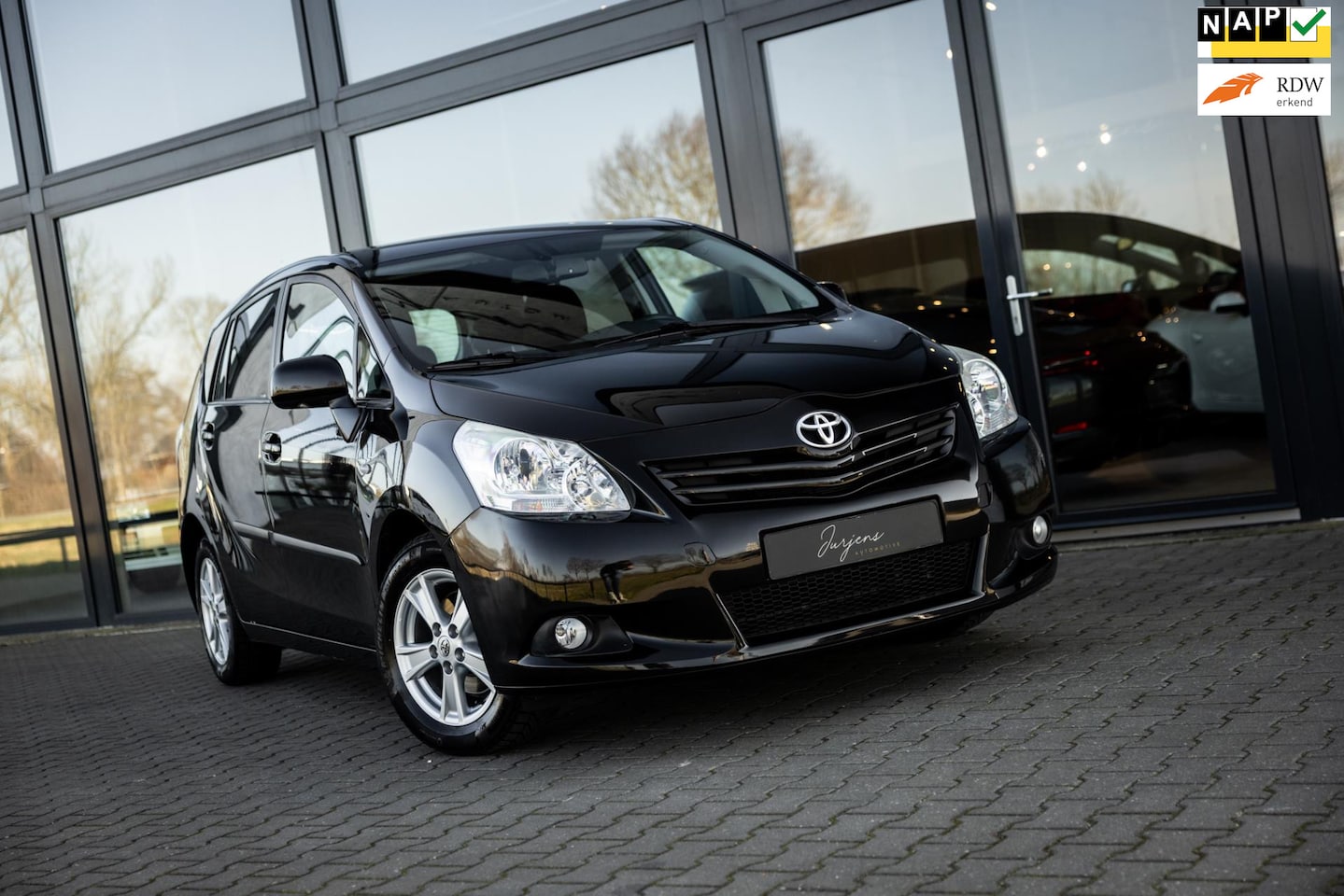 Toyota Verso - 1.8 VVT-i Dynamic AUT (147pk) 7-persoons | Automaat | - AutoWereld.nl