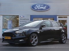 Ford Focus - 2.0 ST-3 | CLIMA | CAMERA | LEDER | PANODAK | NAVI | PARKEERSENSOREN | STOEL- STUUR VERWAR