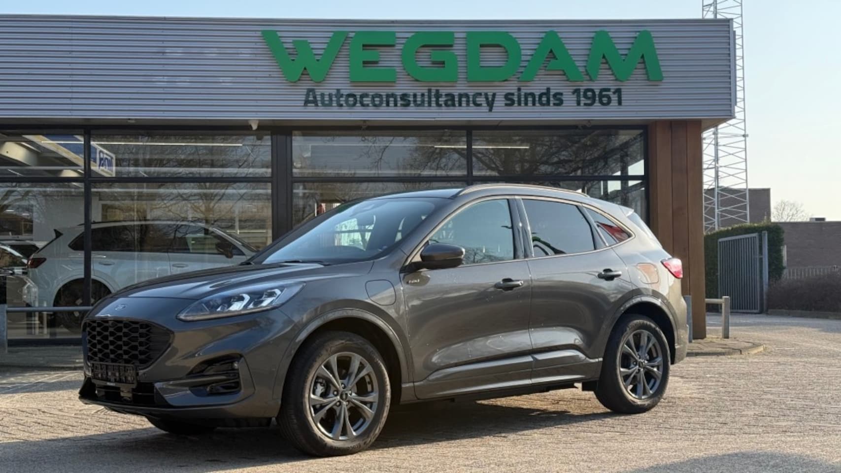 Ford Kuga - 2.5 PHEV ST-LINE X / Trekhaak+Driver+Winter - AutoWereld.nl