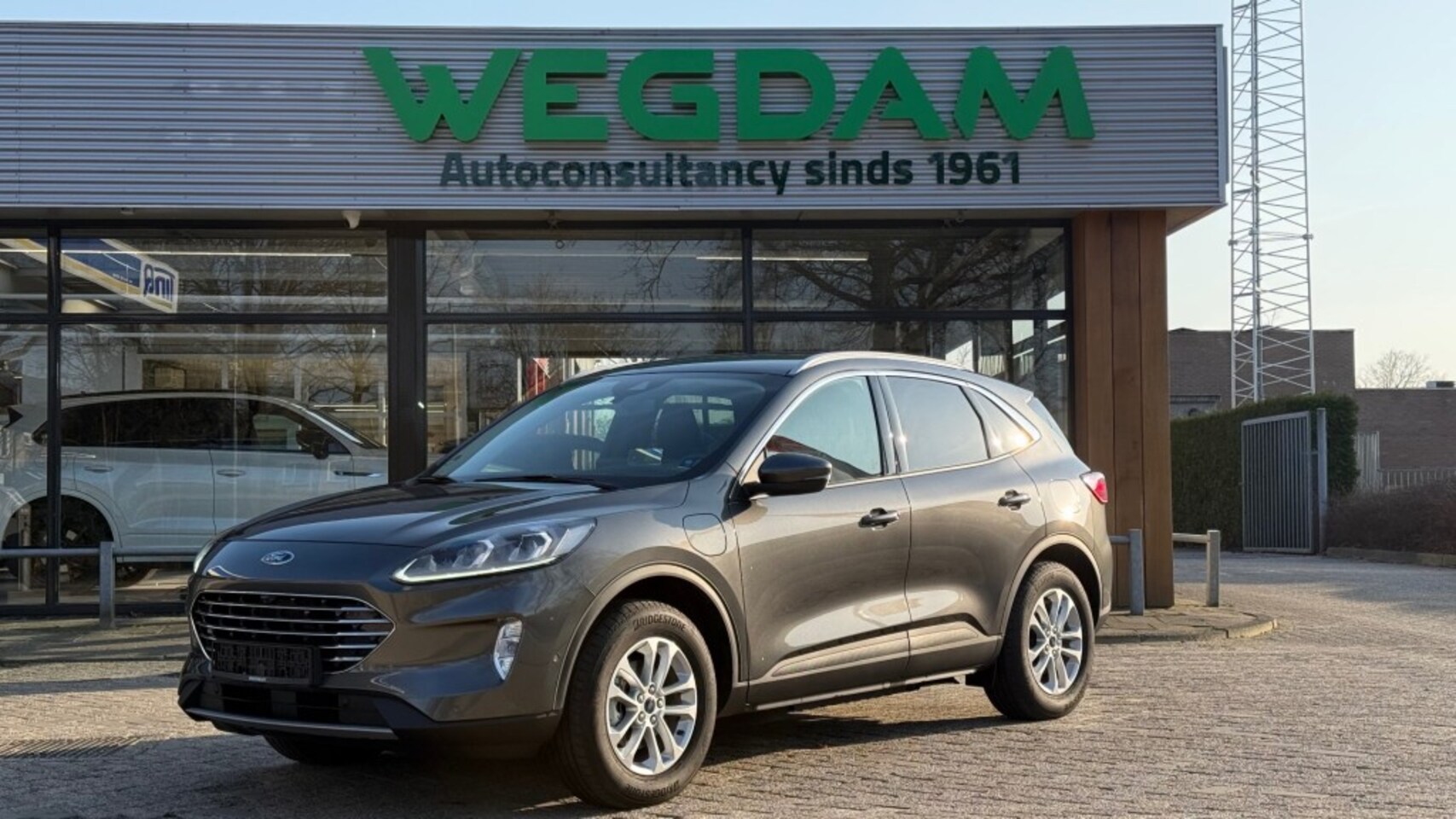 Ford Kuga - 2.5 PHEV TITANIUM X / Trekhaak+Driver+Techno+Winter pack - AutoWereld.nl