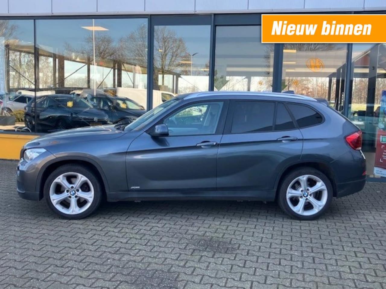 BMW X1 - XDrive 20I Executive - Panoramadak - Navi - stoelverwarming - AutoWereld.nl