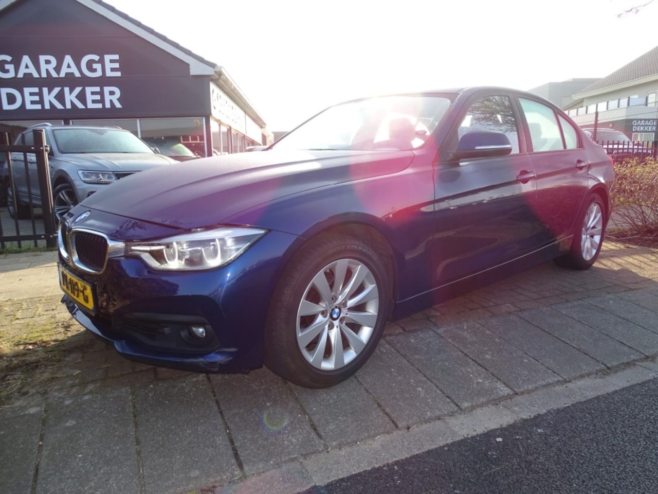 BMW 3-serie - 318I EXECUTIVE-Automaat-Navi-Media-Pdc-Blth-Cruise-Clima - AutoWereld.nl