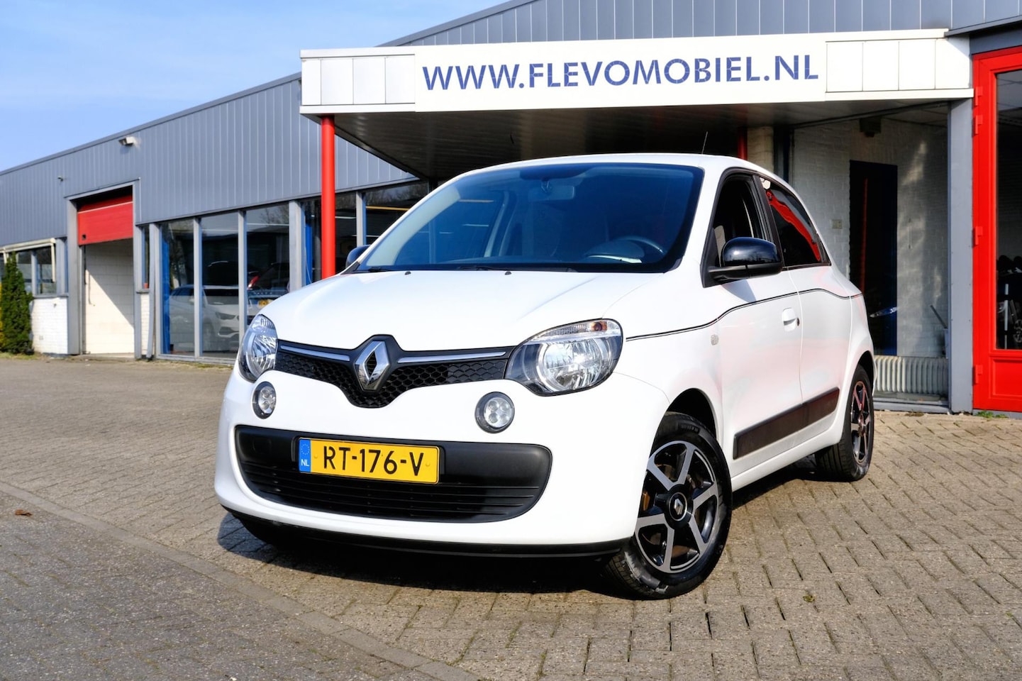 Renault Twingo - 1.0 SCe Limited Airco|DAB|LMV|1e Eig - AutoWereld.nl