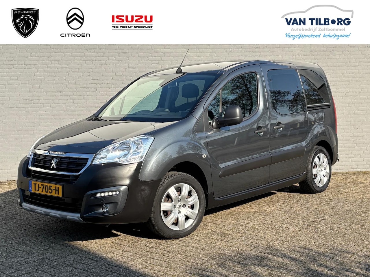 Peugeot Partner Tepee - 1.2 PureTech Active | Navi | A. Camera | Climate Control | Trekhaak | Middenconsole - AutoWereld.nl