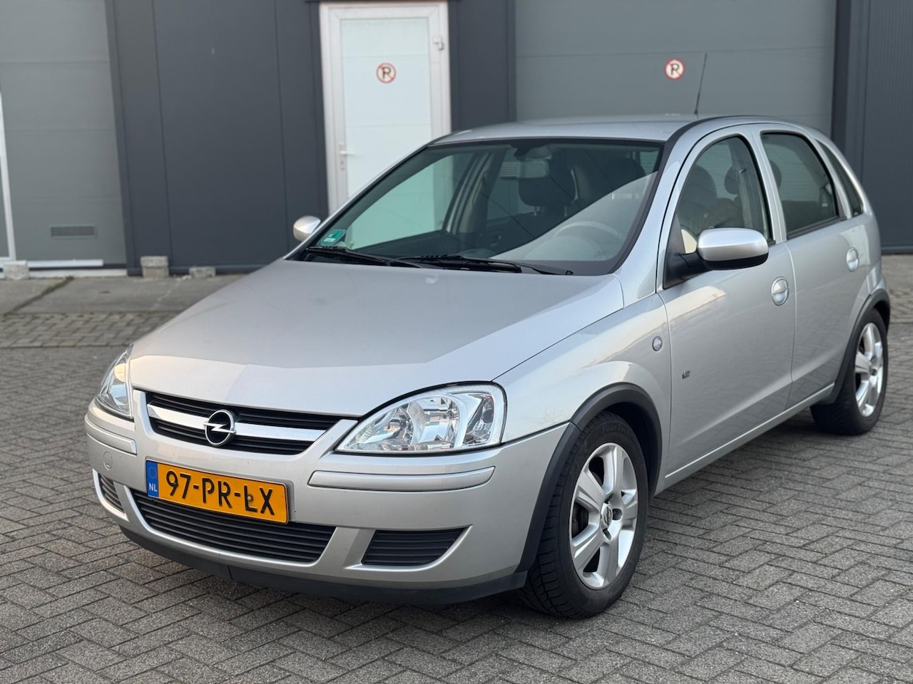 Opel Corsa - 1.2-16V Full Rhythm Automaat Airco 5 Deurs - AutoWereld.nl