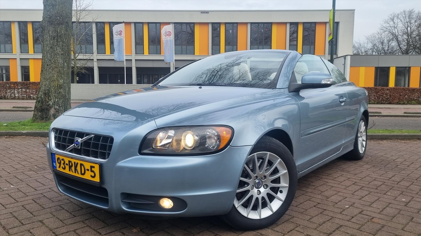 Volvo C70 - 2.4 140PK automaat Summum Leer/ Navi - AutoWereld.nl