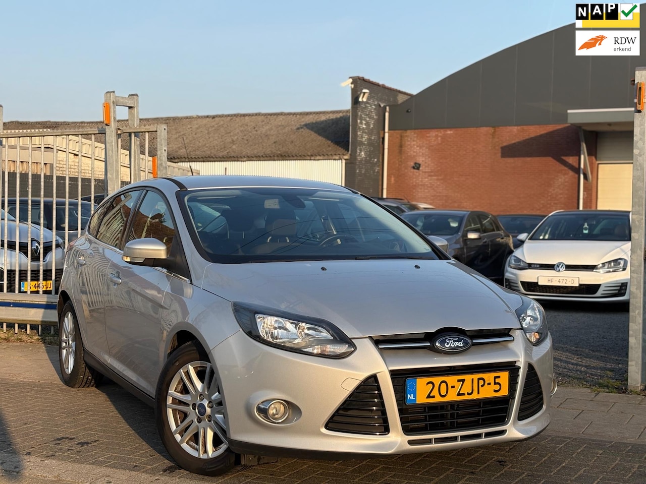 Ford Focus - 1.0 EcoBoost Titanium | Navigatie | Climate control | 16” LMV | - AutoWereld.nl