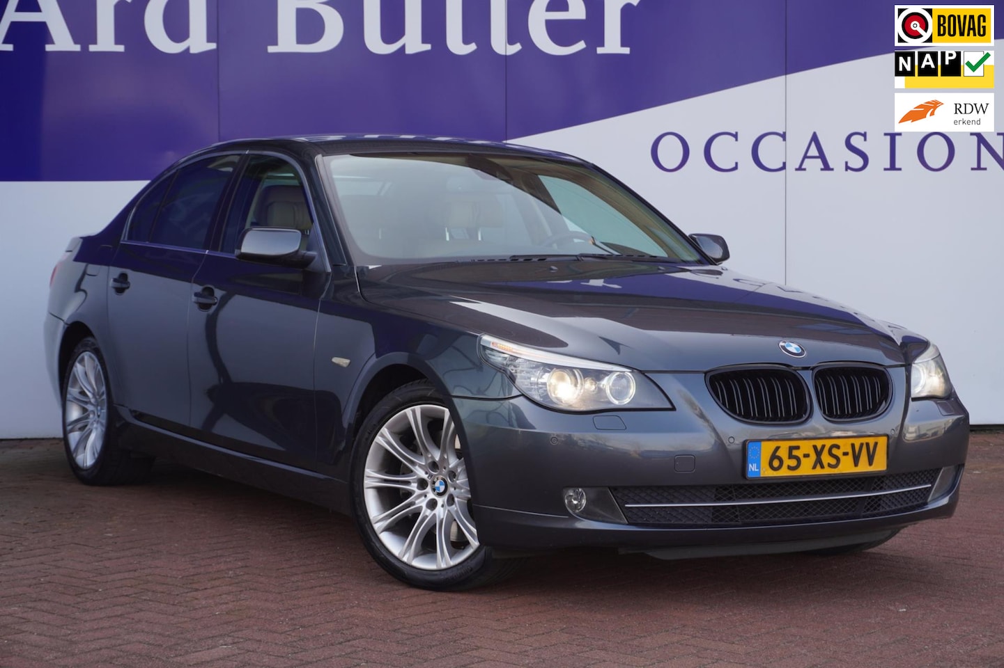 BMW 5-serie - 530i Business Line+Xenon+Volleder+Navigatie+18"lmv = 6 Cilinder YOUNG-TIMER !! - AutoWereld.nl