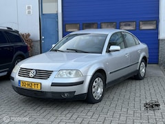 Volkswagen Passat - 2.0 Comfortline AUTOMAAT/TREKHAAK