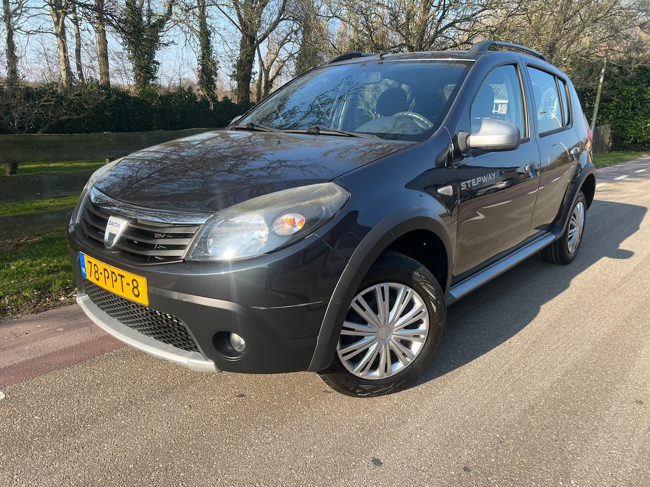 Dacia Sandero Stepway - 1.6 - AutoWereld.nl