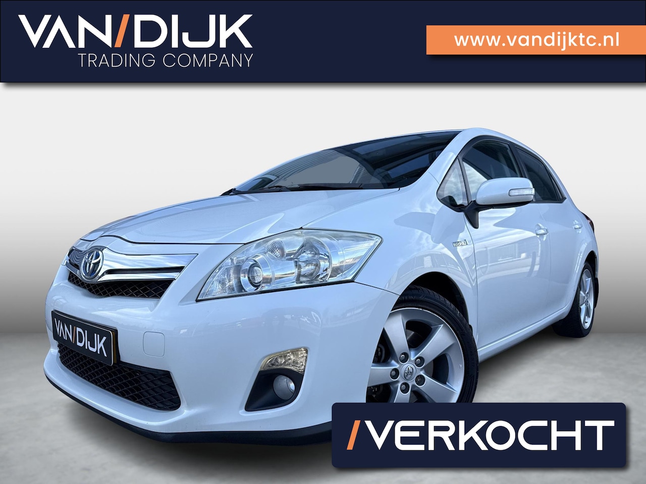 Toyota Auris - 1.8 Full Hybrid Executive ✓Navigatie ✓Camera ✓Half leder ✓Climate ✓Cruise ✓Keyless ✓LED ✓L - AutoWereld.nl