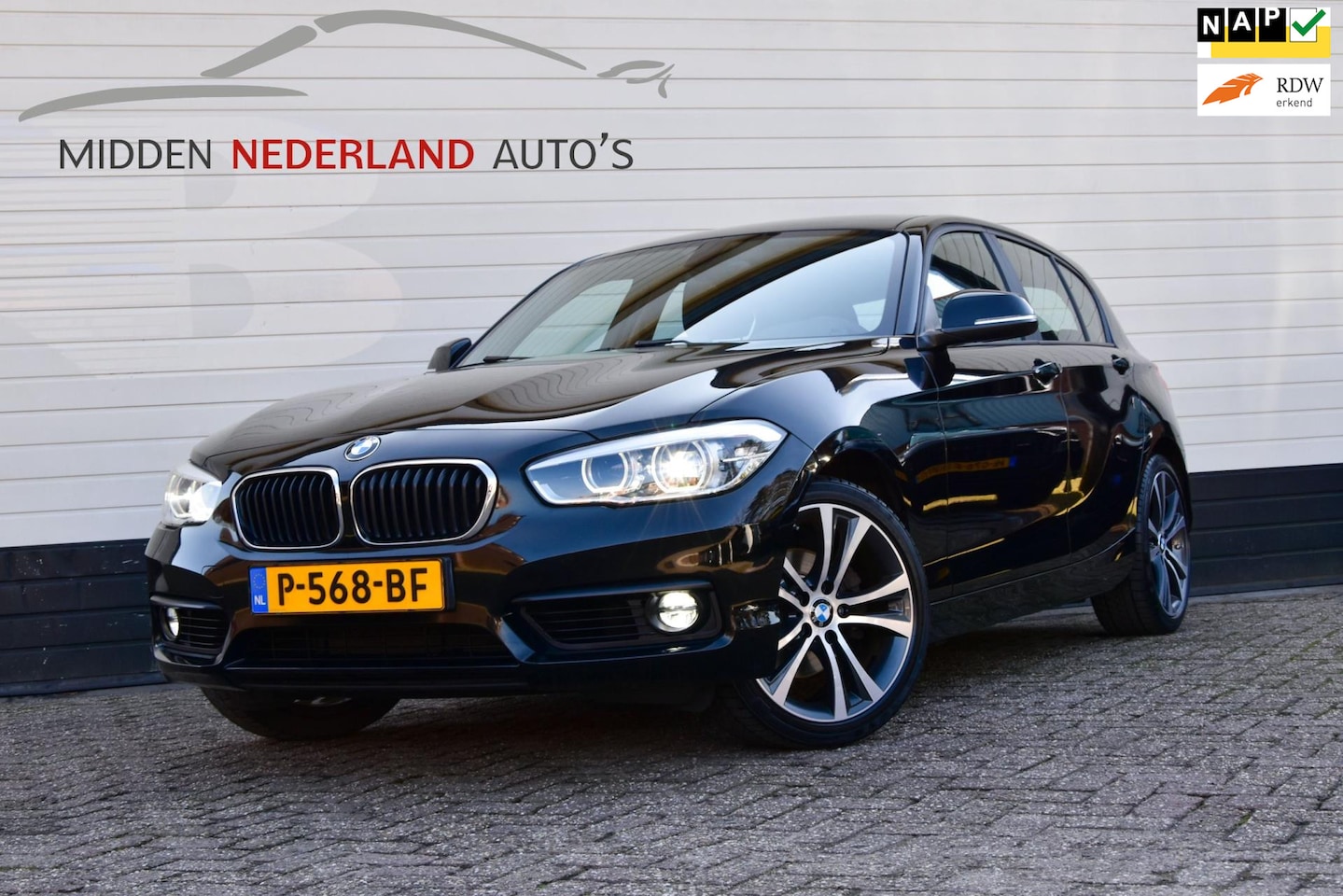 BMW 1-serie - 120i Executive * WINTER/ZOMER BANDEN * STOELVERWARMING * APK 2026 * - AutoWereld.nl