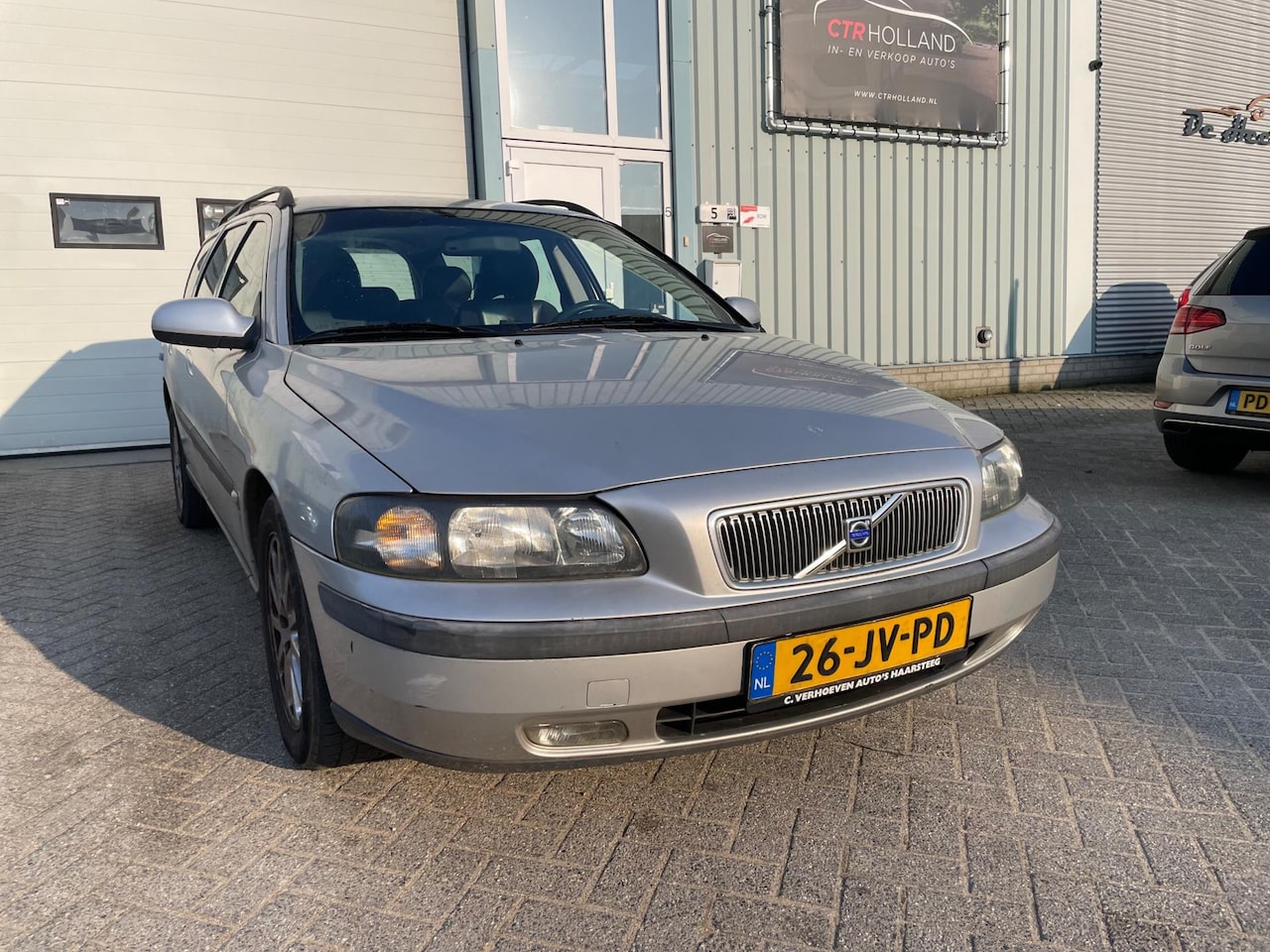 Volvo V70 - 2.4 140PK Comfort Line (bj 2002) AIRCO|LMV - AutoWereld.nl