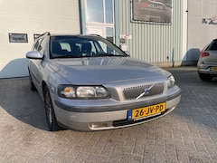 Volvo V70 - 2.4 140PK Comfort Line (bj 2002) AIRCO|LMV