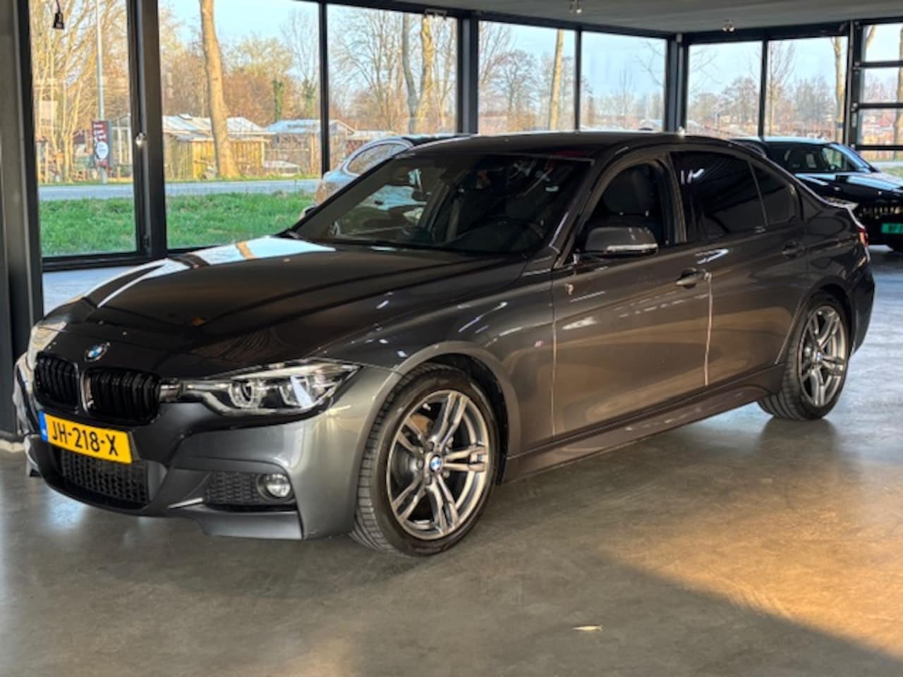 BMW 3-serie - (f30) 318i 136pk Aut Model M Sport - AutoWereld.nl