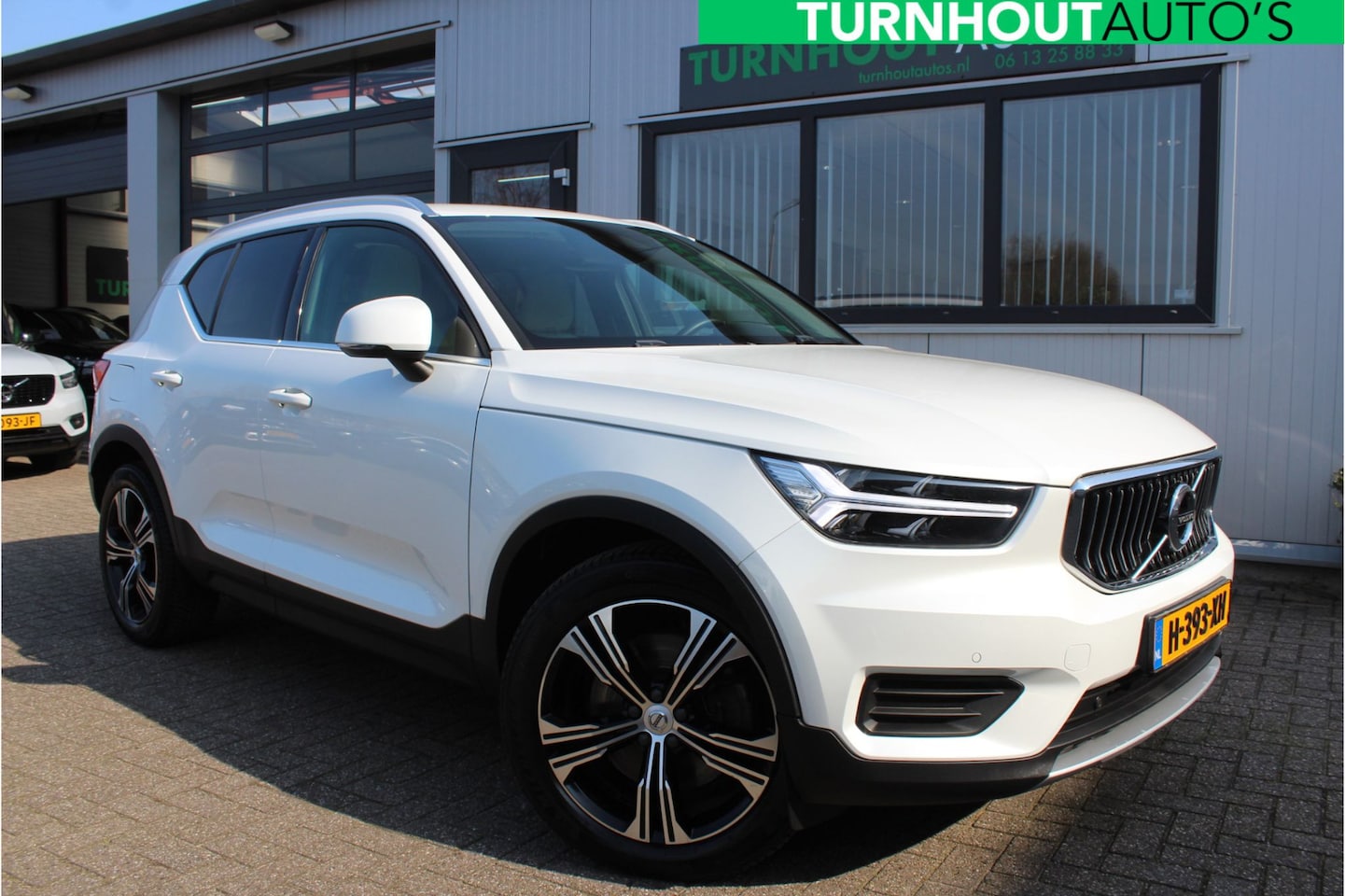 Volvo XC40 - 1.5 T5 Twin Engine Inscription Cam | Beige leder | Blis - AutoWereld.nl