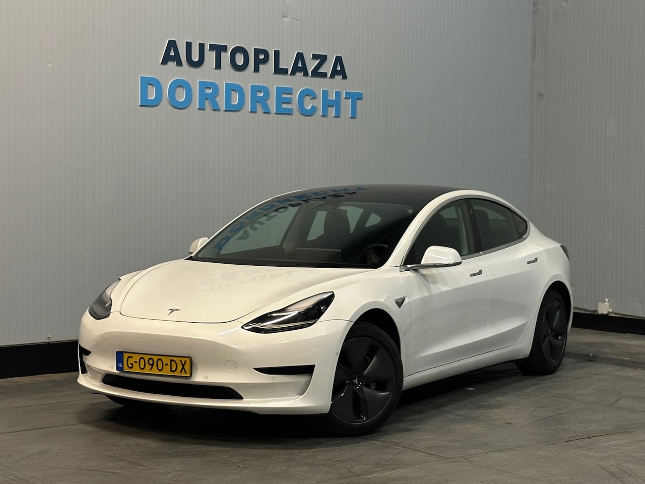 Tesla Model 3 - Standard RWD Plus 60 kWh AUTOPILOT - AutoWereld.nl