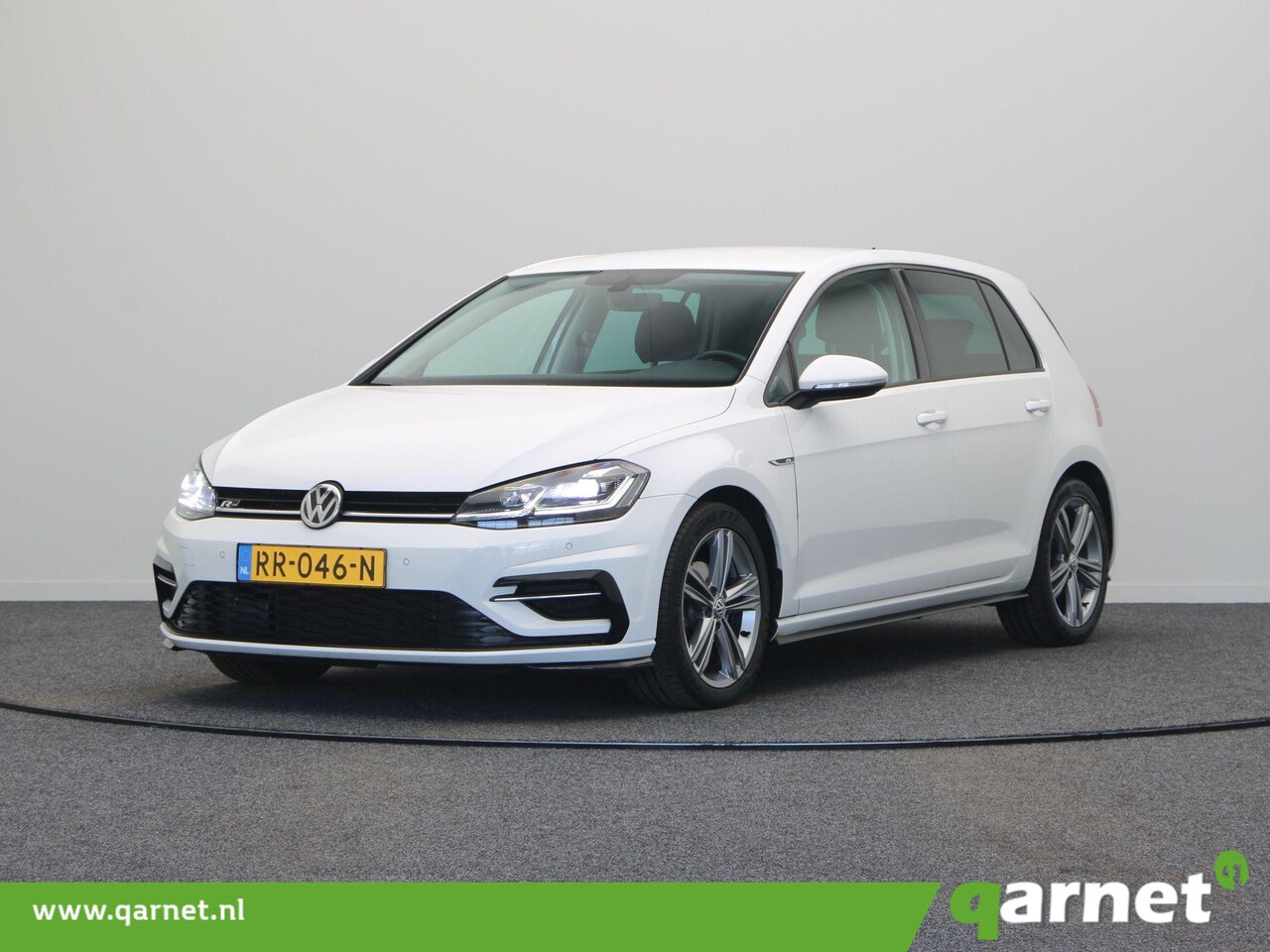 Volkswagen Golf - 1.0 TSI Highline Business R | Stoelverwarming | Led Koplampen | Achteruitrijcamera | 1e Ei - AutoWereld.nl