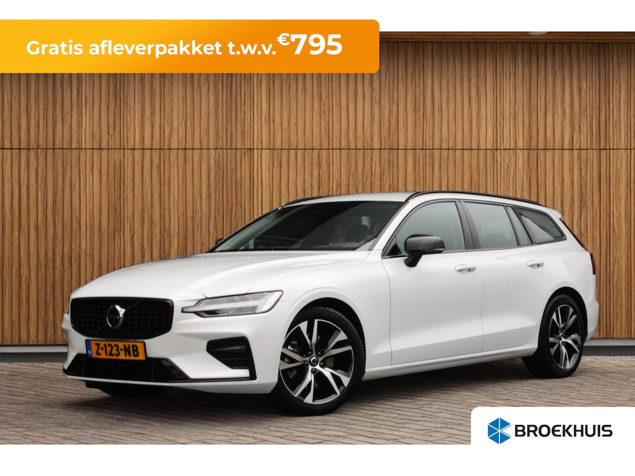 Volvo V60 - B4 Plus Dark Volvo V60 B4 Plus Dark | Adaptive Cruise | Pilot-Assist | Camera | Stuur/Stoe - AutoWereld.nl