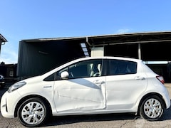 Toyota Yaris - 1.5 Hybrid 89pk automaat Active 5drs - nap - camera - clima - cruise - front + line assist