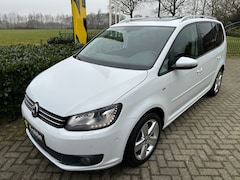 Volkswagen Touran - 1.4 TSI Highline DSG7 Xenon / Pano / Trekhaak