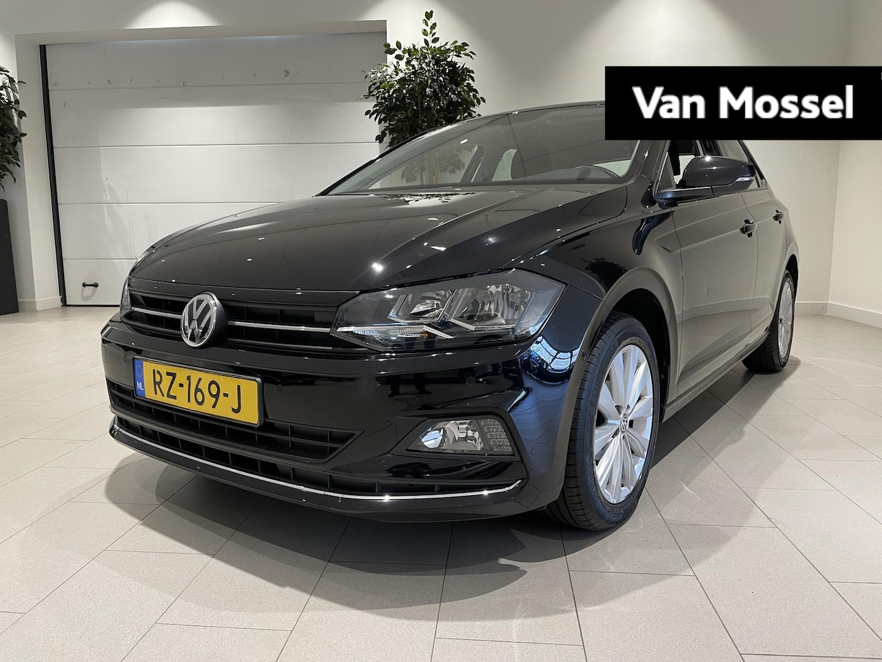 Volkswagen Polo - 1.0 TSI Highline 95 PK | Apple Carplay | Digital Cockpit Pro | Climate Control | Achteruit - AutoWereld.nl