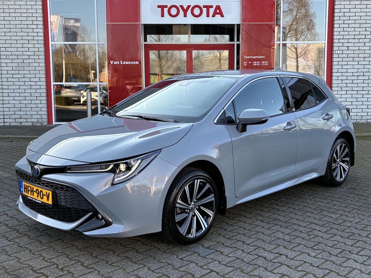 Toyota Corolla - HYBRID 140 DYNAMIC STOEL/STUURVERW. RUITENWISSERVERW. NAVI KEYLESS LM-VELGEN PARKCAMERA - AutoWereld.nl