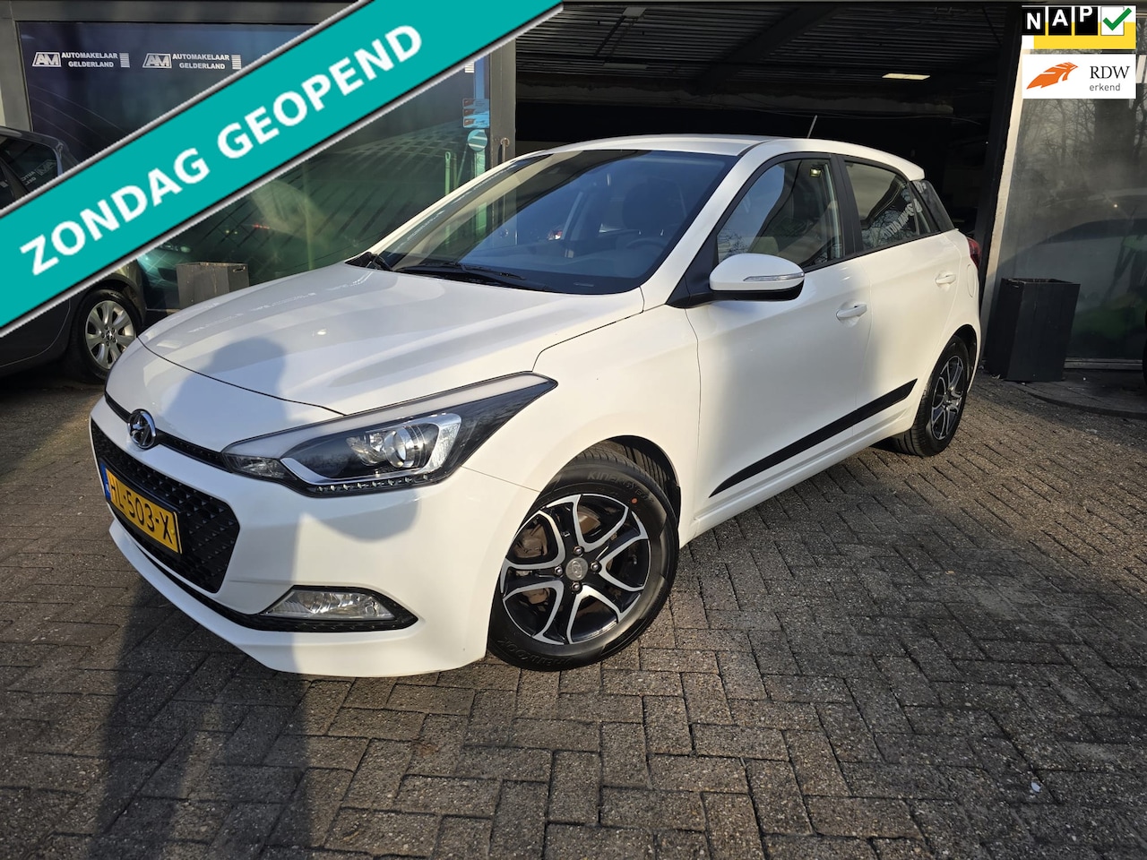 Hyundai i20 - 1.2 HP i-Motion Comfort | 1E EIGENAAR | 12MND GARANTIE | NAVI | CAMERA | LMV | - AutoWereld.nl