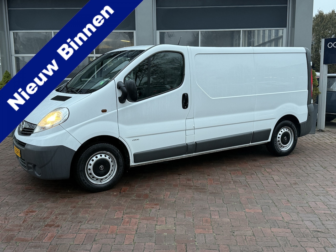 Opel Vivaro - 2.0 CDTI L2H1 Bj 2014 Km 133.000 Nap Navi,Trekhaak,Cruise,Airco 2e eigen - AutoWereld.nl