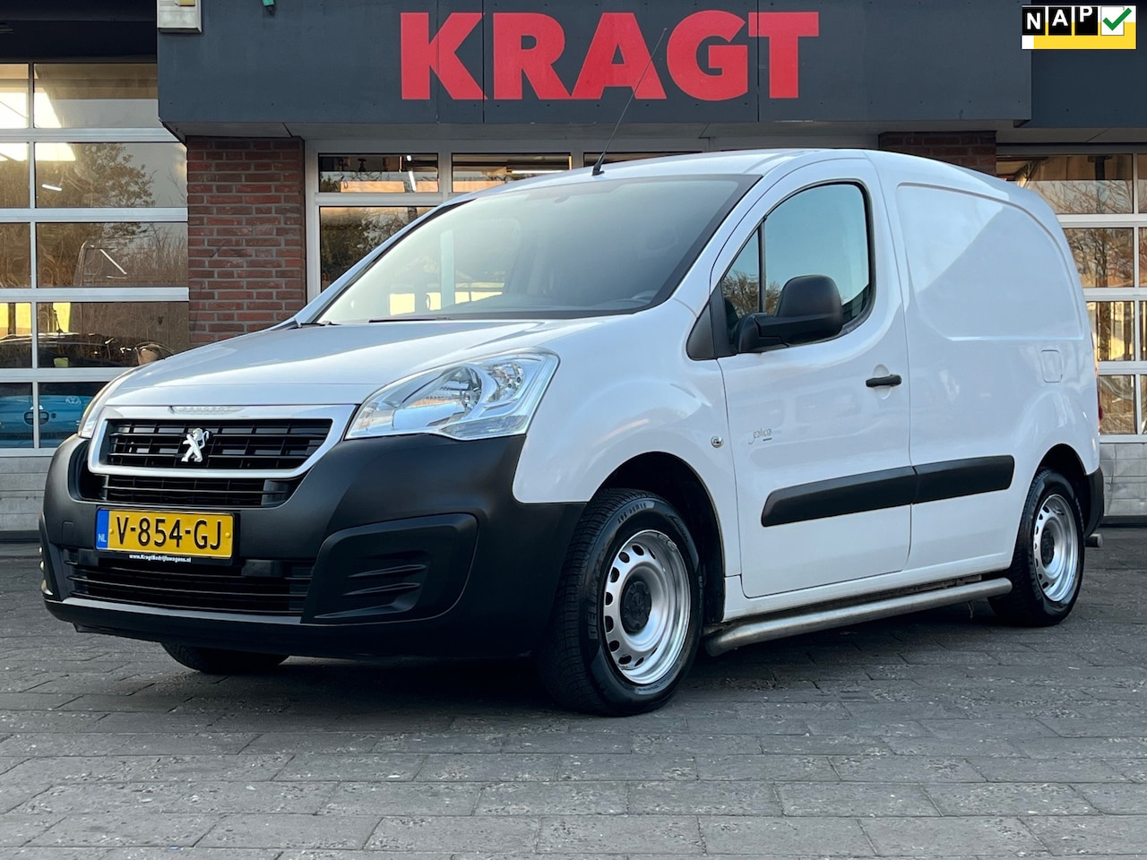 Peugeot Partner - 120 1.6 BlueHDi 100 L1 Première S&S EURO6, Drie zitplaats, airco, cruise, Citroen Berlingo - AutoWereld.nl