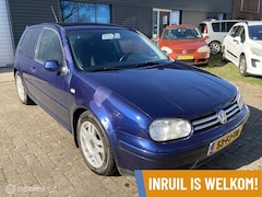 Volkswagen Golf - 2.3 V5 Highline