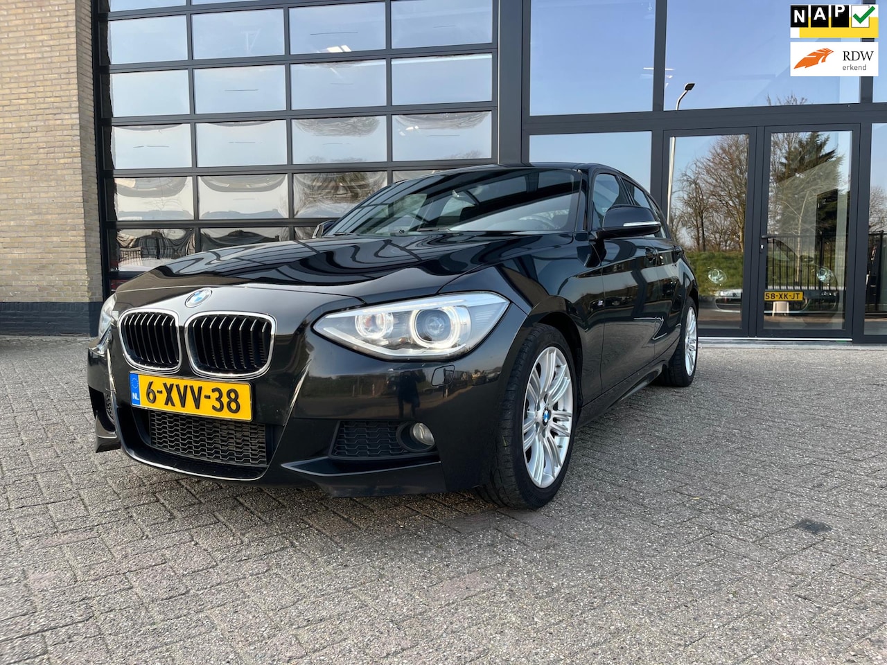 BMW 1-serie - 116i Executive 116i Executive, M-PAKKET , Navi, Xenon - AutoWereld.nl