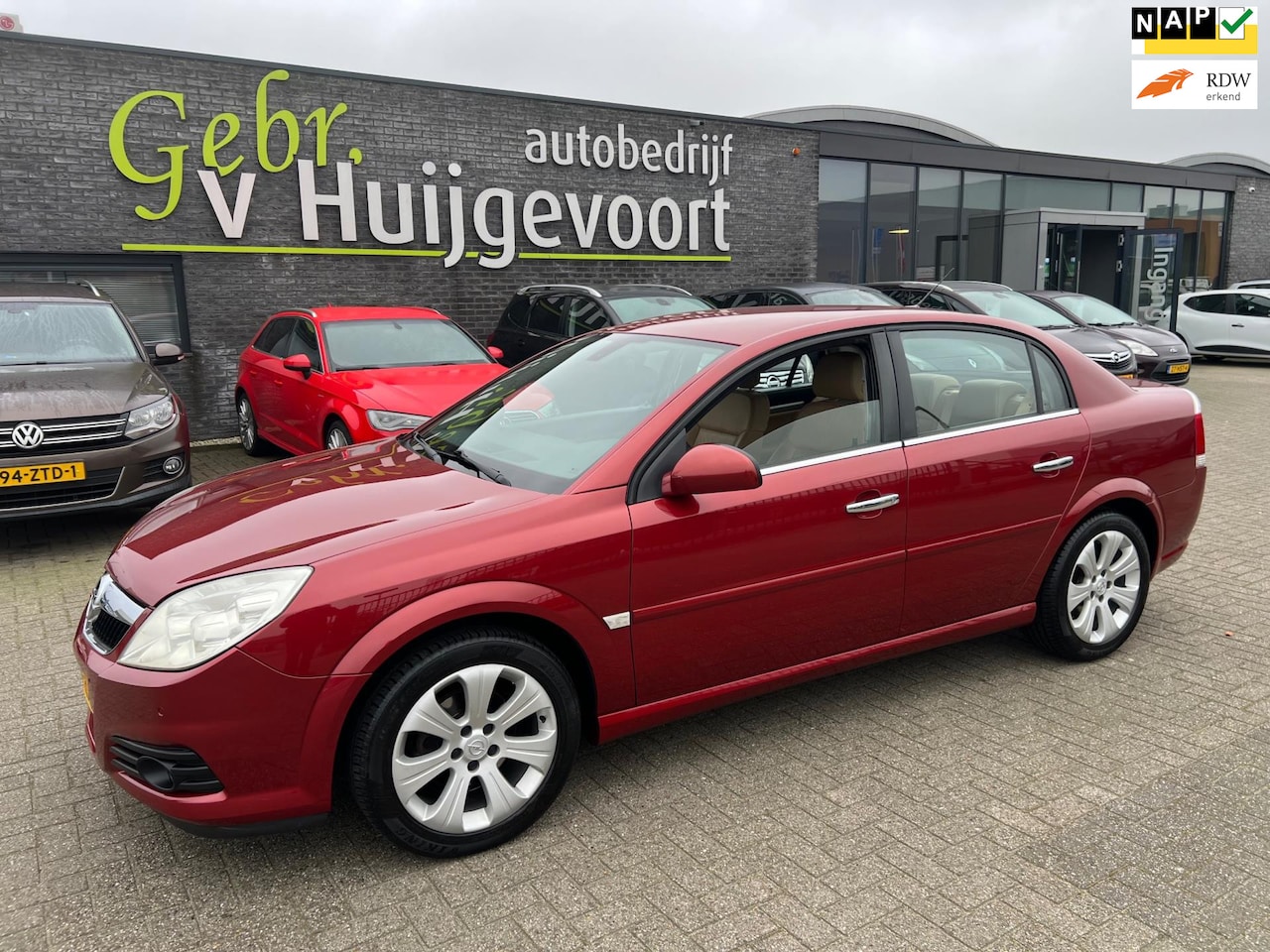 Opel Vectra - 1.8-16V Executive. AUTOMAAT - AutoWereld.nl