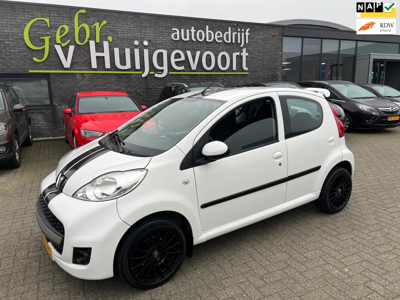 Peugeot 107 - 1.0-12V XS AIRCO-NAVIGATIE - AutoWereld.nl