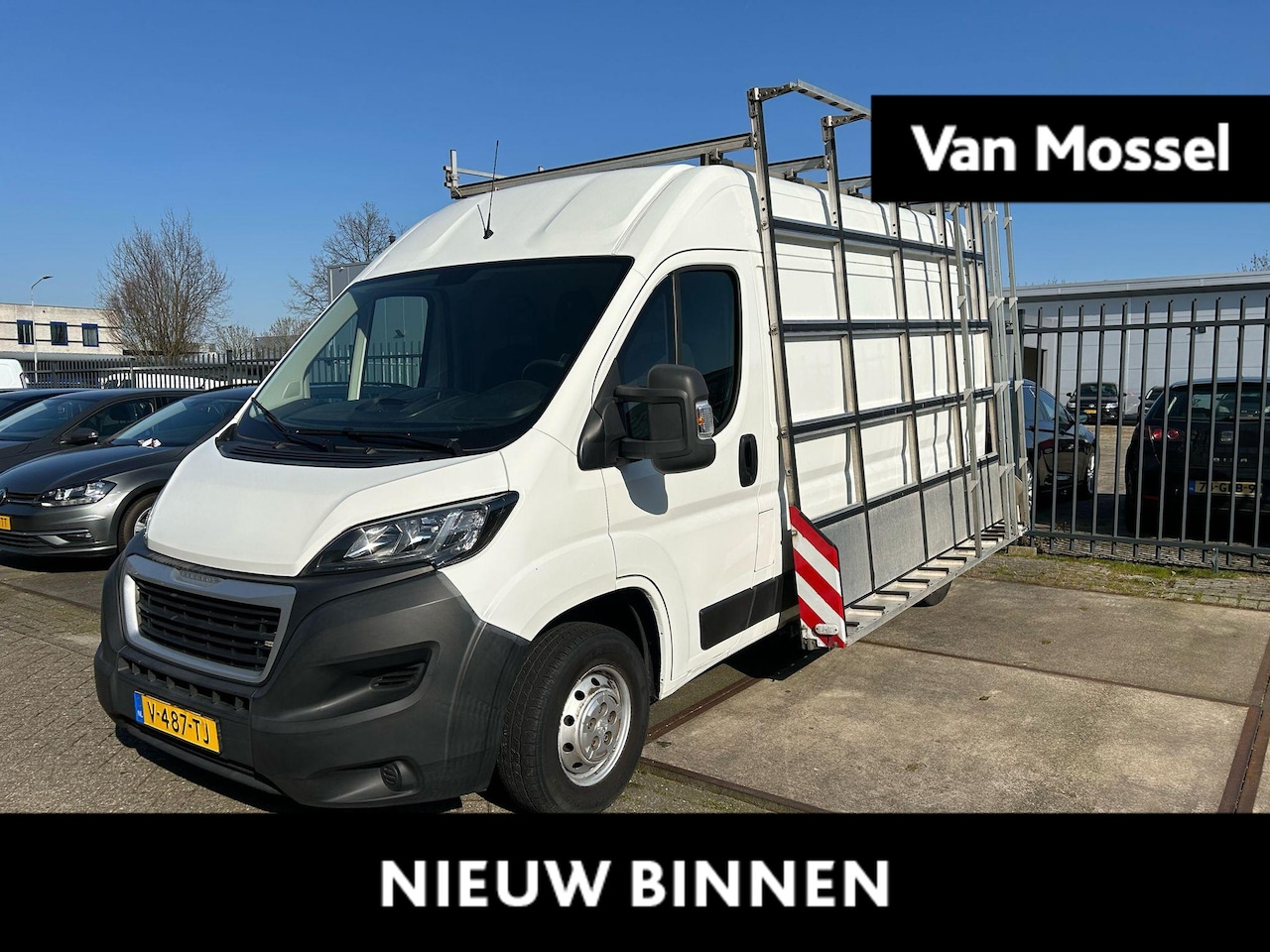 Peugeot Boxer - 330 2.0 BlueHDI L2H2 Premium 330 2.0 BlueHDI L2H2 Premium - AutoWereld.nl