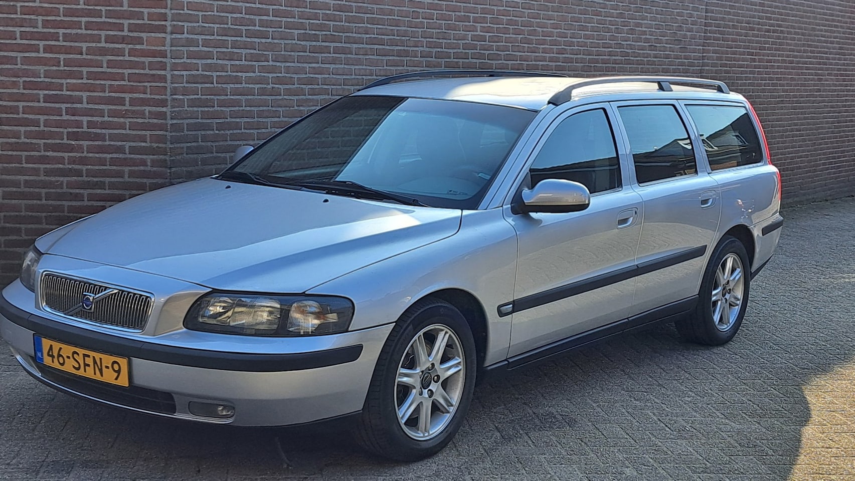 Volvo V70 - Leer , Tr.haak , Automaat , Spoiler 2.4 Edition II - AutoWereld.nl