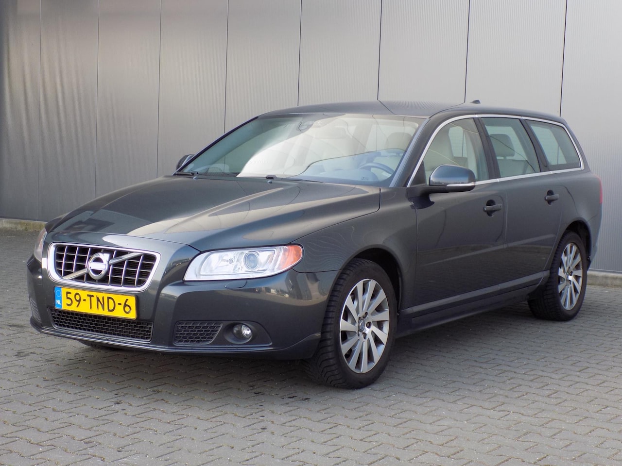 Volvo V70 - 1.6 T4 Limited Edition 1.6 T4 Limited Edition - AutoWereld.nl