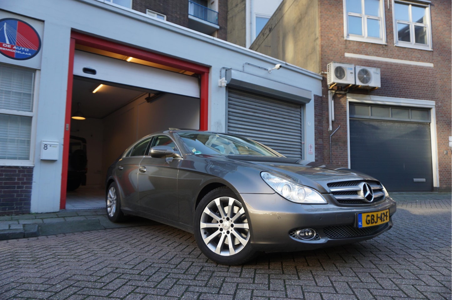 Mercedes-Benz CLS-klasse - 280 Prestige Plus Youngtimer | Facelift Mod 2010 | Panoramisch dak | Luxe leder | Memory | - AutoWereld.nl