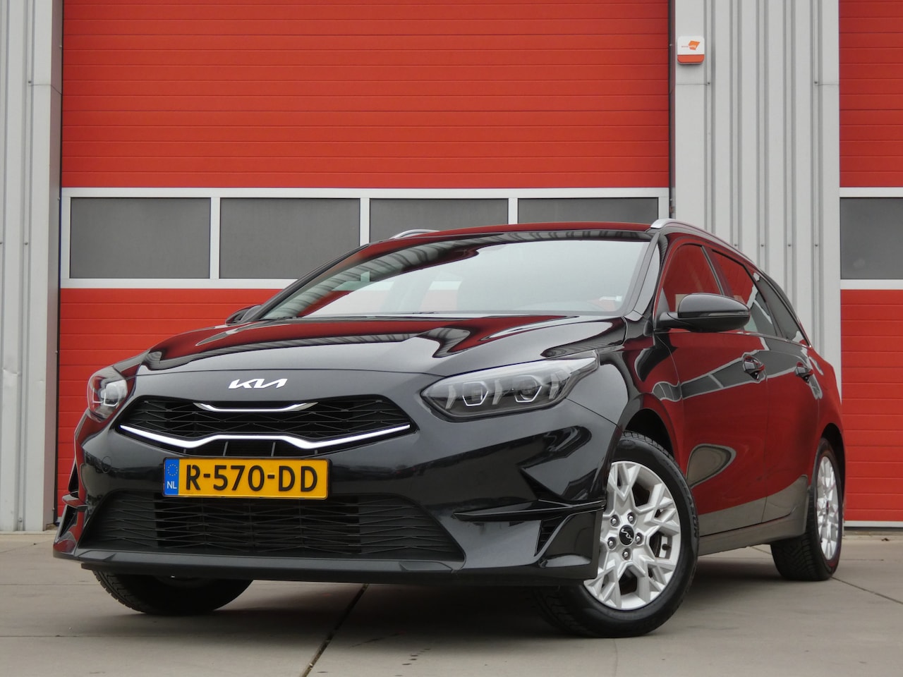 Kia Cee'd Sportswagon - Ceed 1.5 T-GDi DynamicLine/ lage km/ zeer mooi! - AutoWereld.nl