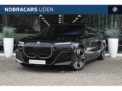 BMW i7 - xDrive60 High Executive M Sport / Panoramadak Sky Lounge / Trekhaak / Massagefunctie / Par