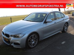 BMW 3-serie - 328i High Executive // M-PAKKET / AUTOMAAT //