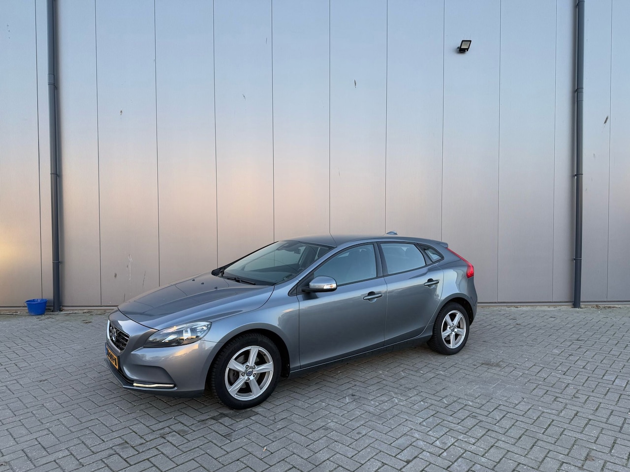 Volvo V40 - 1.6 D2 Momentum 1.6 D2 Momentum - AutoWereld.nl
