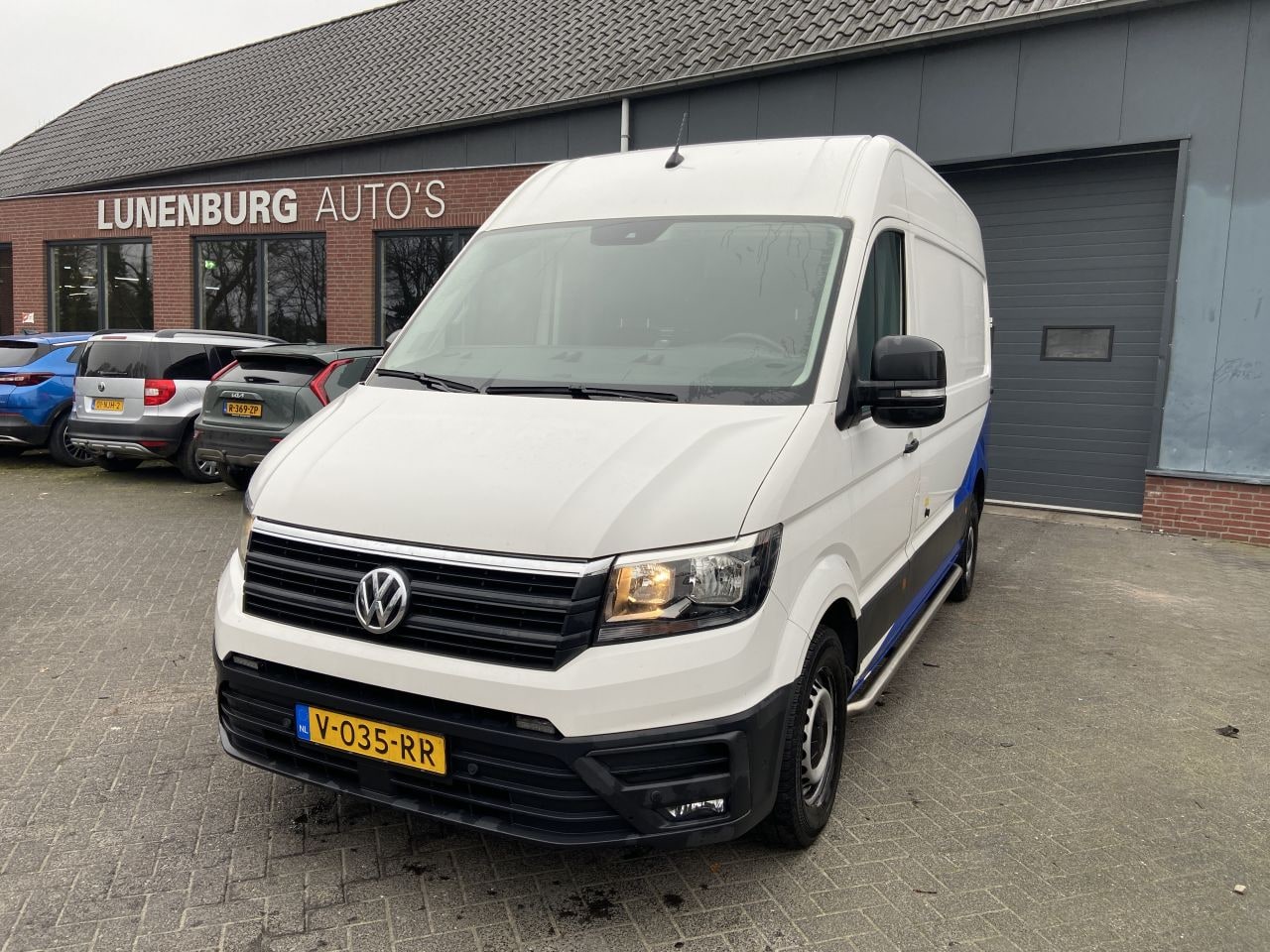 Volkswagen Crafter - 2.0 TDI L3H3 EL Highline BEDRIJFSWAGENINRICHTING - AutoWereld.nl