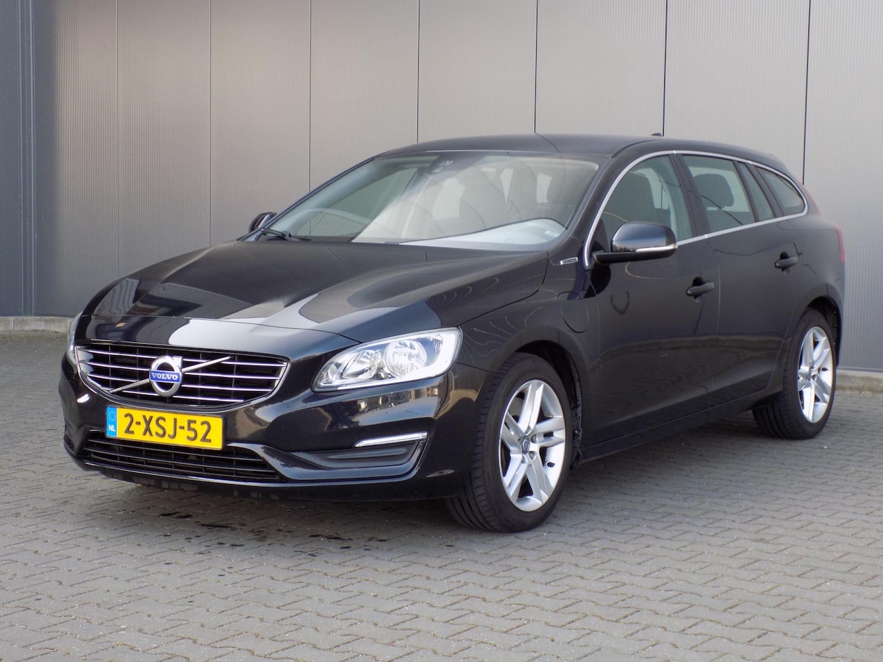 Volvo V60 - 2.4 D6 AWD Plug-In Hybrid Momentum 2.4 D6 AWD Plug-In Hybrid Momentum - AutoWereld.nl