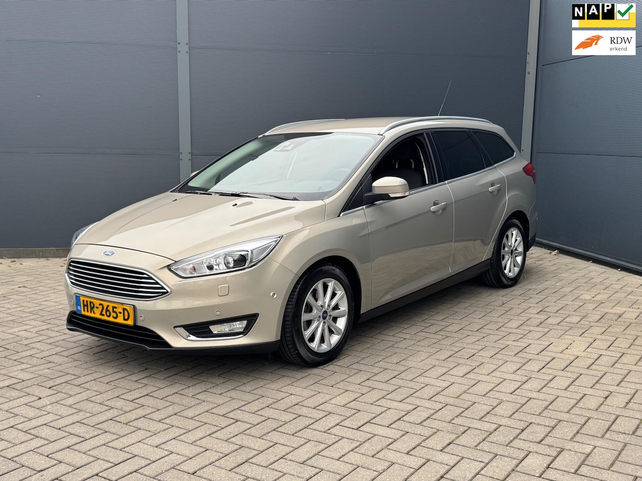 Ford Focus Wagon - 1.0 Titanium Edition 1.0 Titanium Edition , veel opties, Trekhaak. - AutoWereld.nl