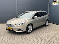 Ford Focus Wagon - 1.0 Titanium Edition / Veel opties / Trekhaak / Camera